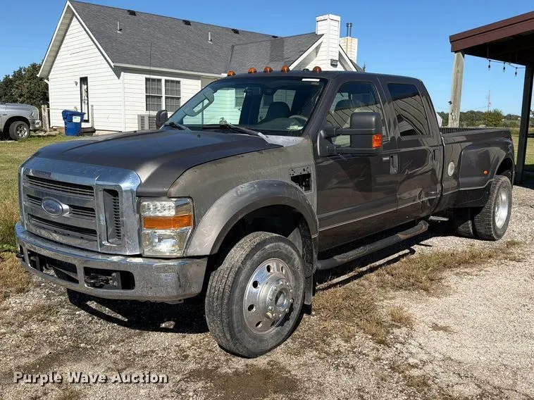 2008 Ford F450 Super Duty Crew Cab pickup truck