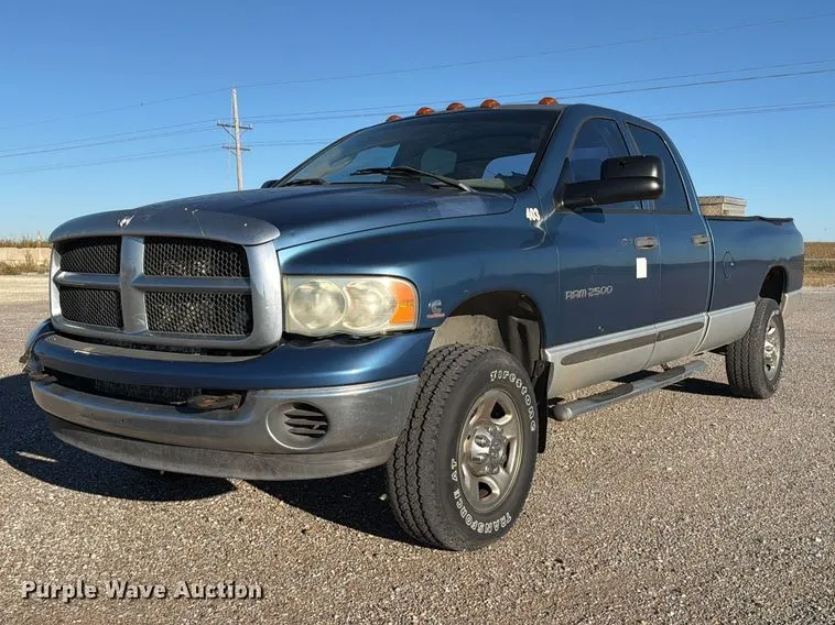 2004 Dodge Ram 2500 Crew Cab pickup truck