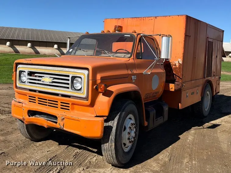 1984 Chevrolet C7 tank truck