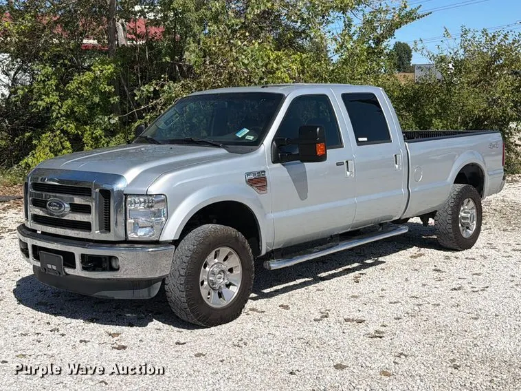 2010 Ford F350 Super Duty Crew Cab pickup truck