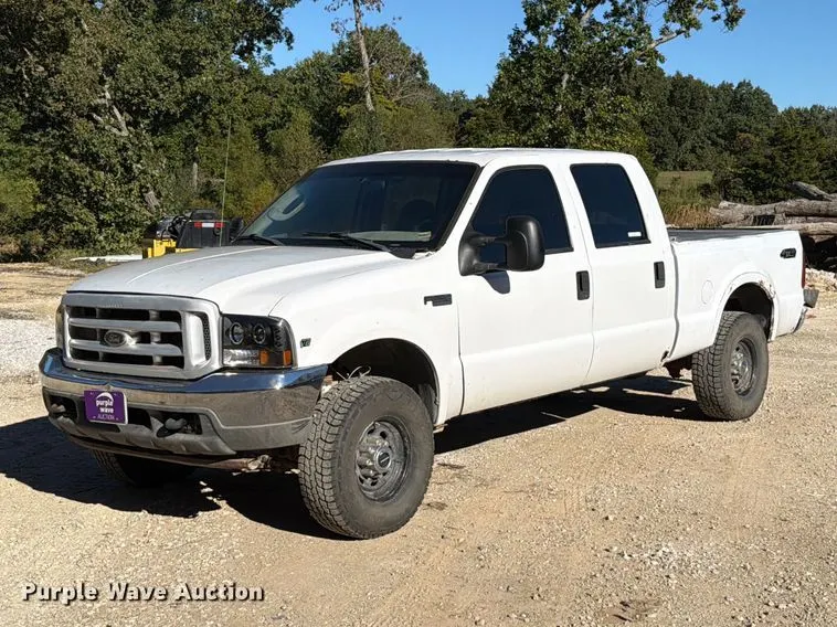 2004 Ford F250 Super Duty Crew Cab pickup truck