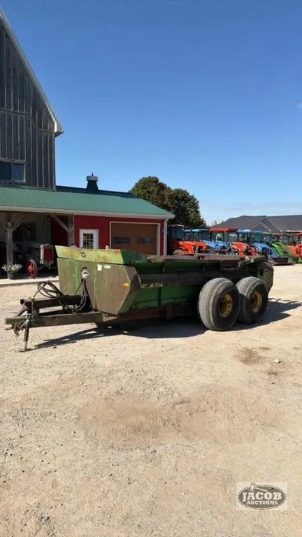 John Deere 570 tandem manure spreader hyd end gate