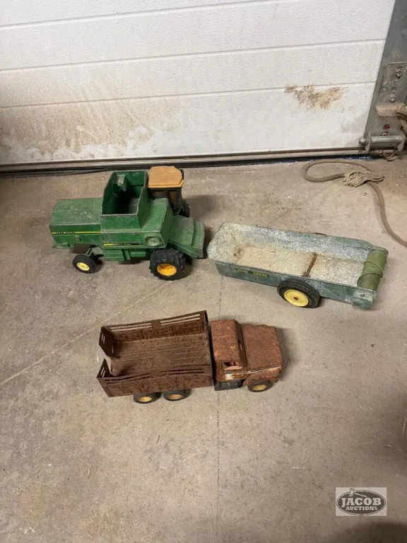 Misc farm toys
