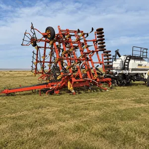 Bourgault 5710 Drill w/ Bourgault 4306 Cart