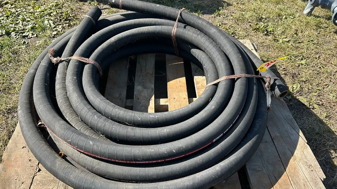 Roll of Parker Tough Cover 5000 psi 1.5" Hose - 50FT