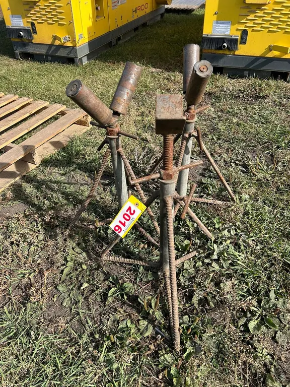 (3) Adjustable Pipe Stands