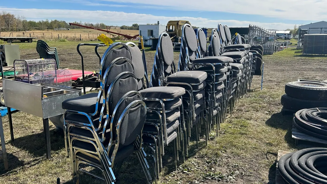 (82) Steel Framed Cushioned Event Chairs