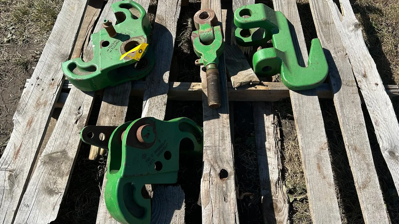 John Deere Hitch and Drawbar Components