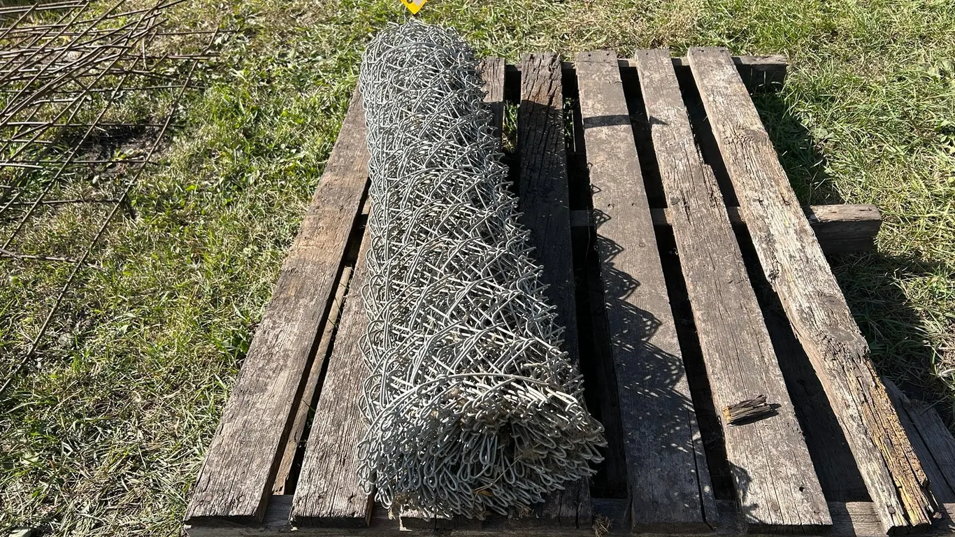 Unused 33FT Role of Galvanized Chain Link Fencing