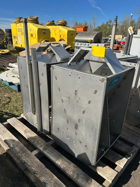Pair of SDI SS Livestock Feeders 18"x18"x28"