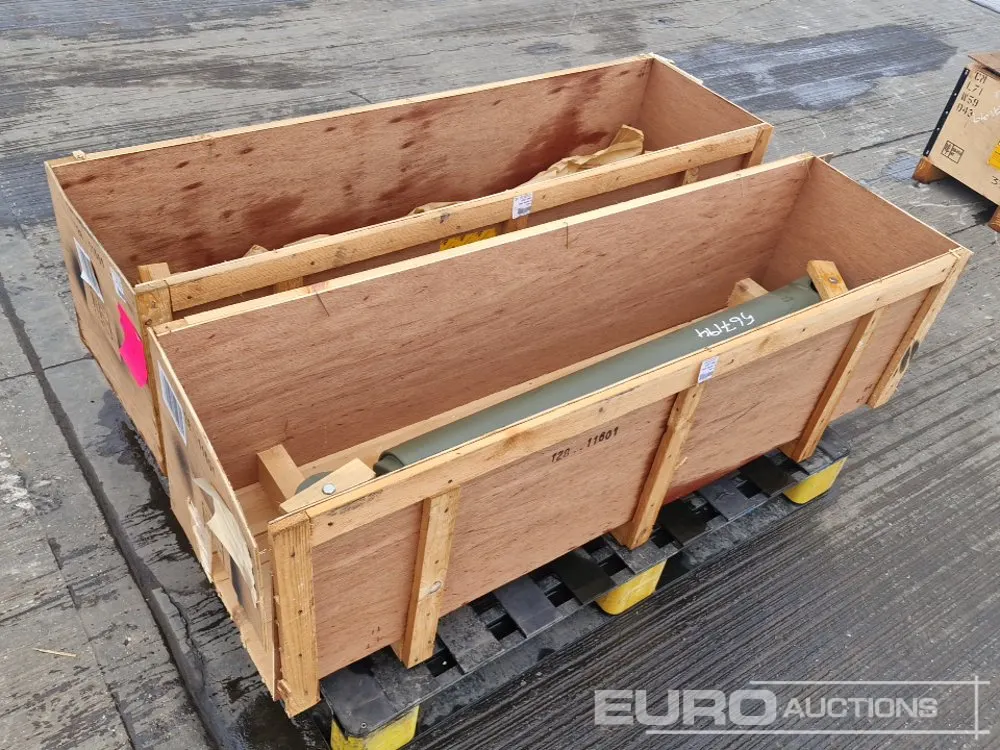 Unused JCB Hydraulic Ram (2 of)
