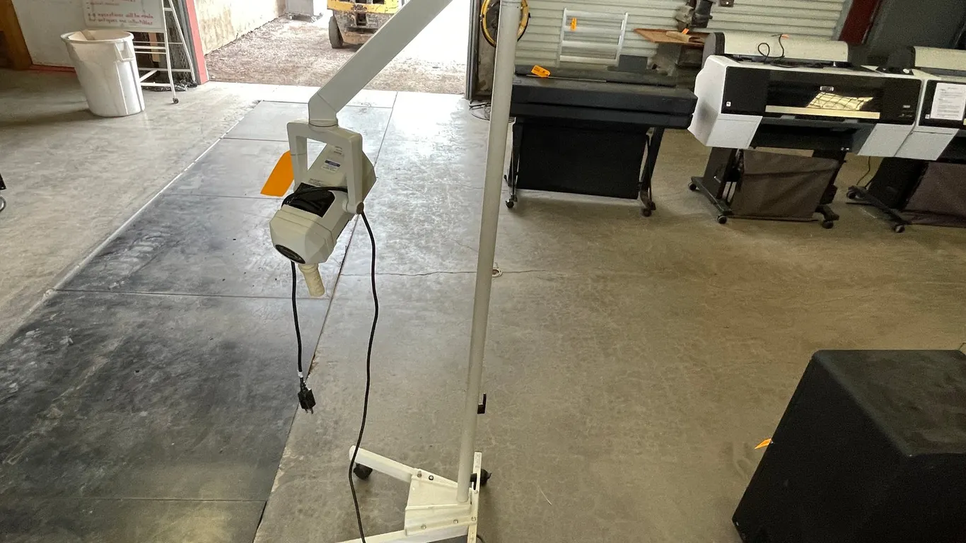 Adjustable Mobile Examination Light