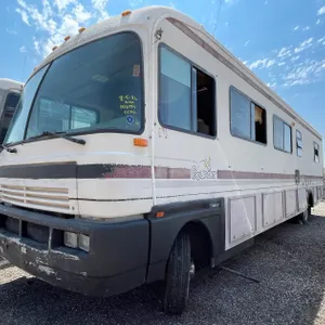 1992 Fleetwood Bounder (Has NM Title)
