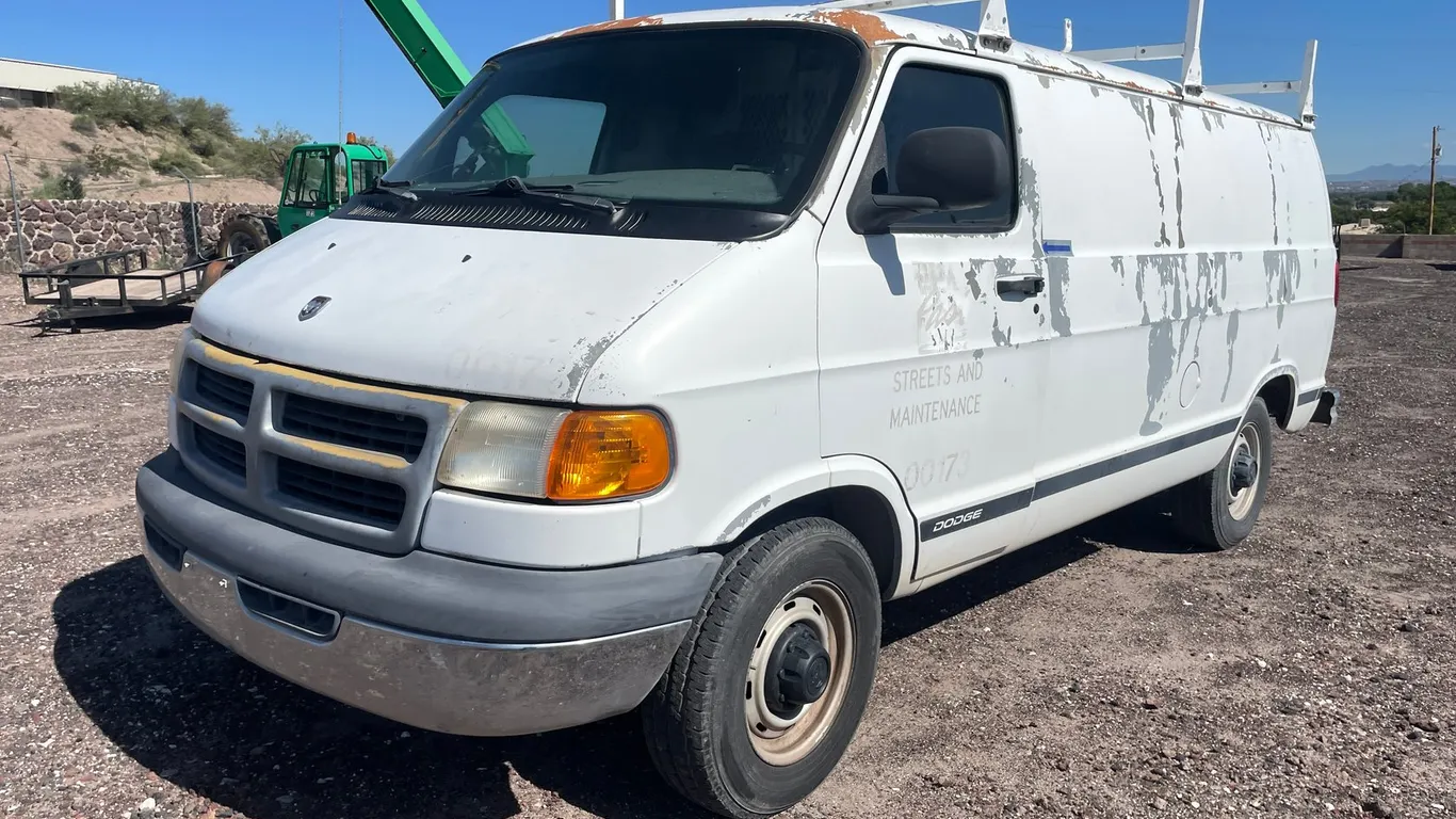 2000 Dodge Ram (Title in Delay)