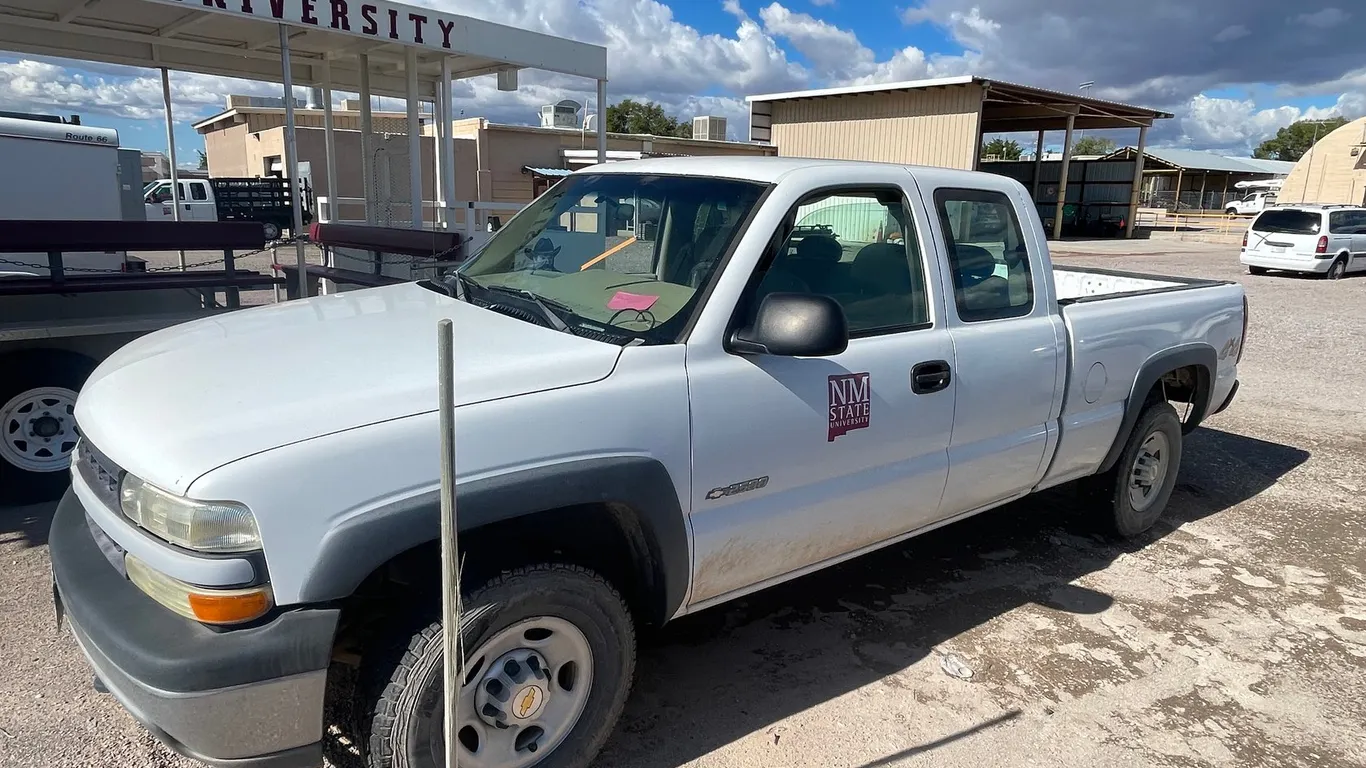 2002 Chevrolet Silverado 2500 (Title in Delay)(Offsite at NMSU)