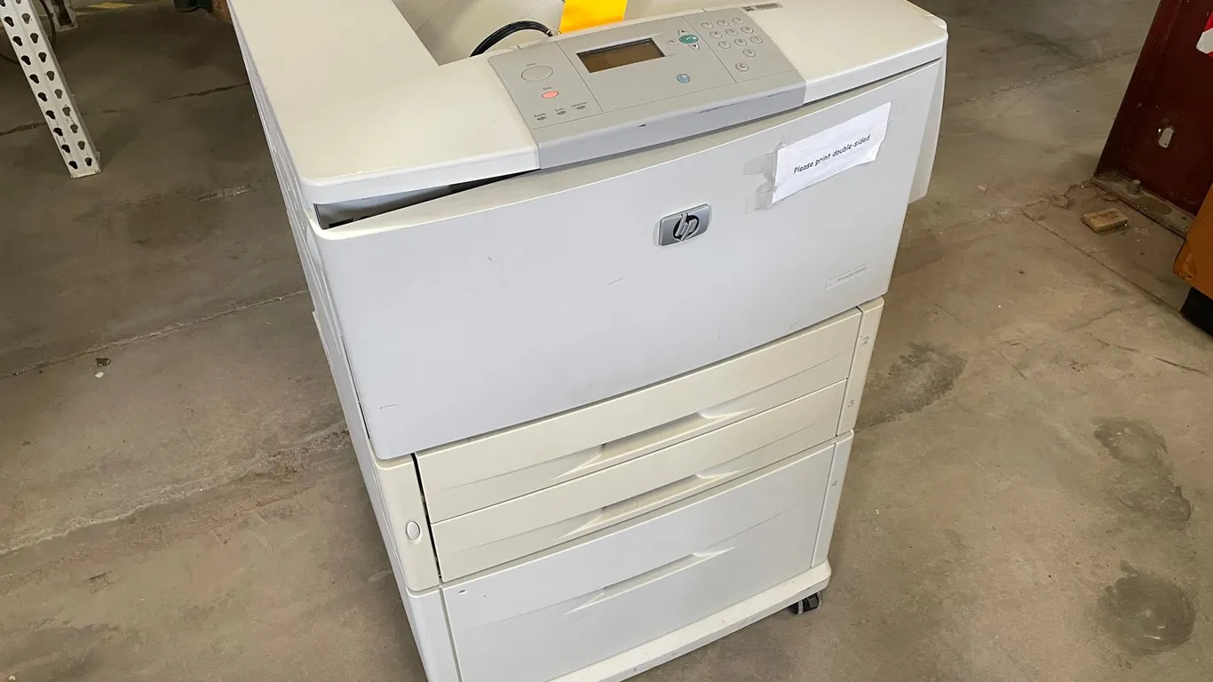 HP LaserJet 9050 DN Printer