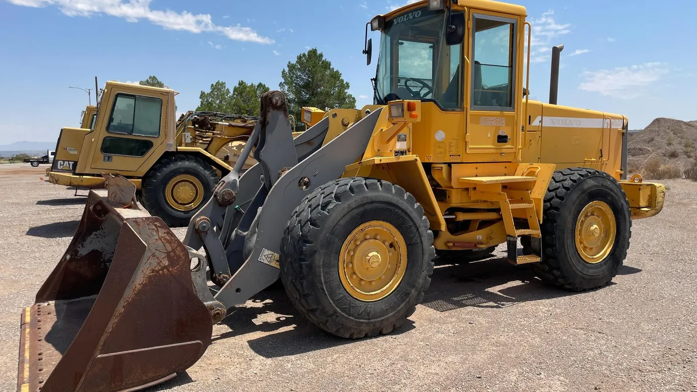 2001 Volvo L90D Loader with Forks (Offsite in Las Cruces, NM)