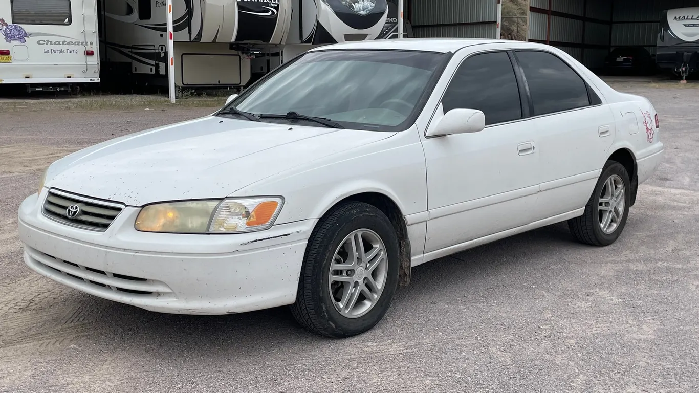 2001 Toyota Camry (Title in Delay)