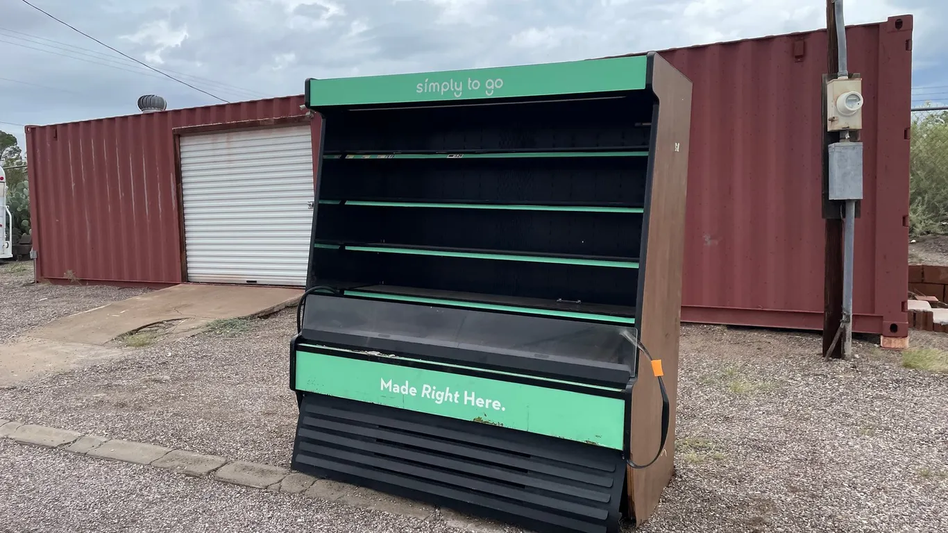 Oasis Commercial Merchandiser