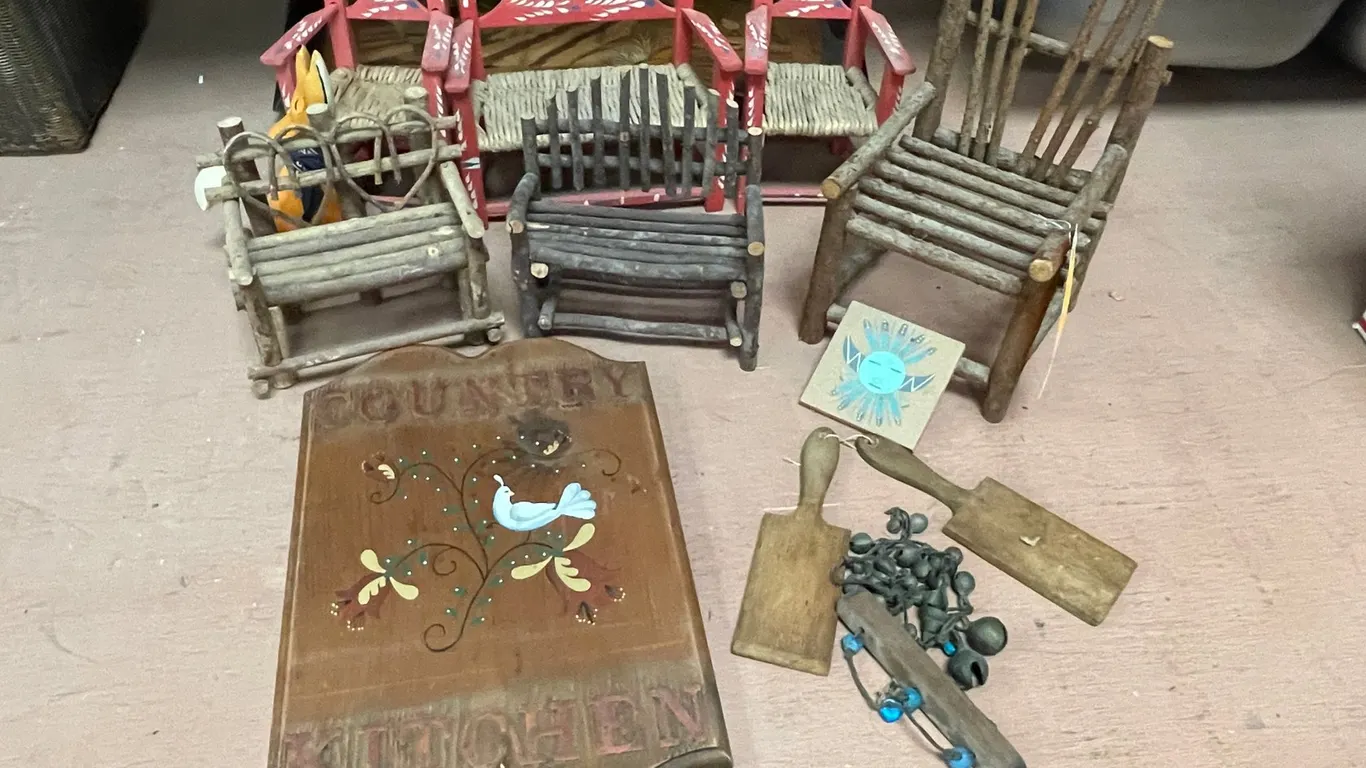 Lot of Wooden Decorative Items