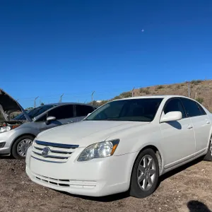 2005 Toyota Avalon (Title in Delay)