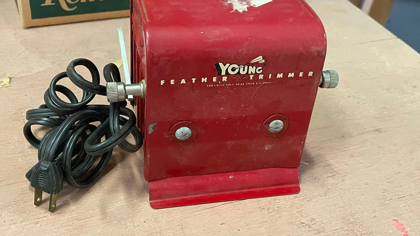 Young Brand Feather Trimmer