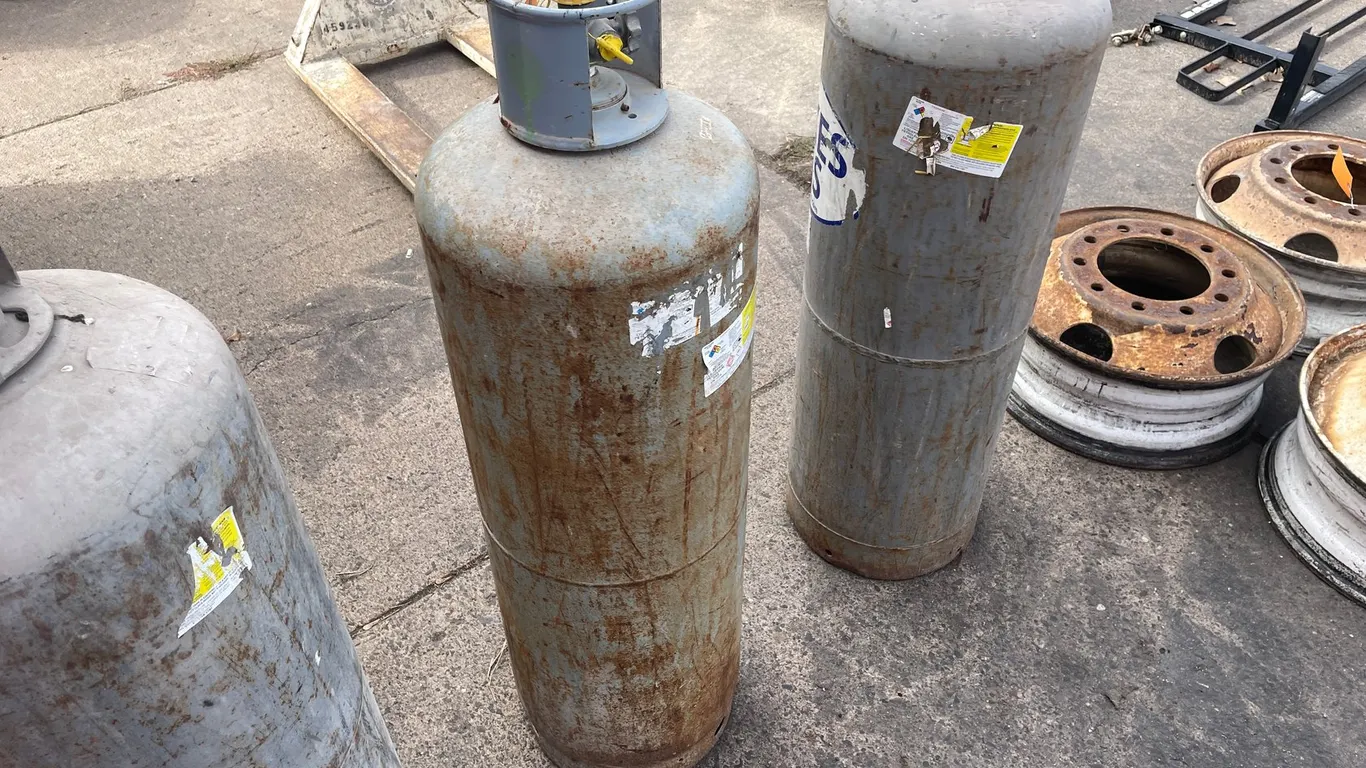 100 Lb Propane Tank