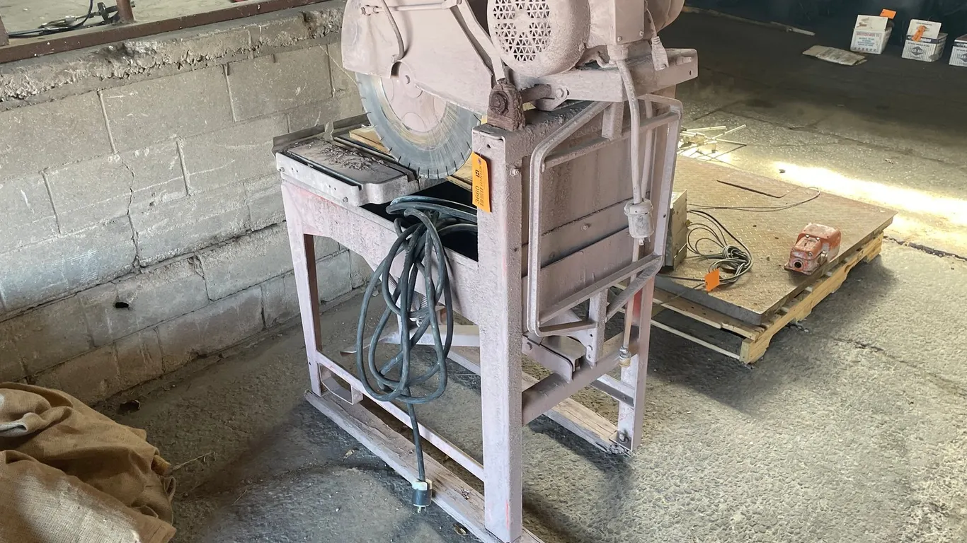 20" Masonry Wet Saw with Table & Blade