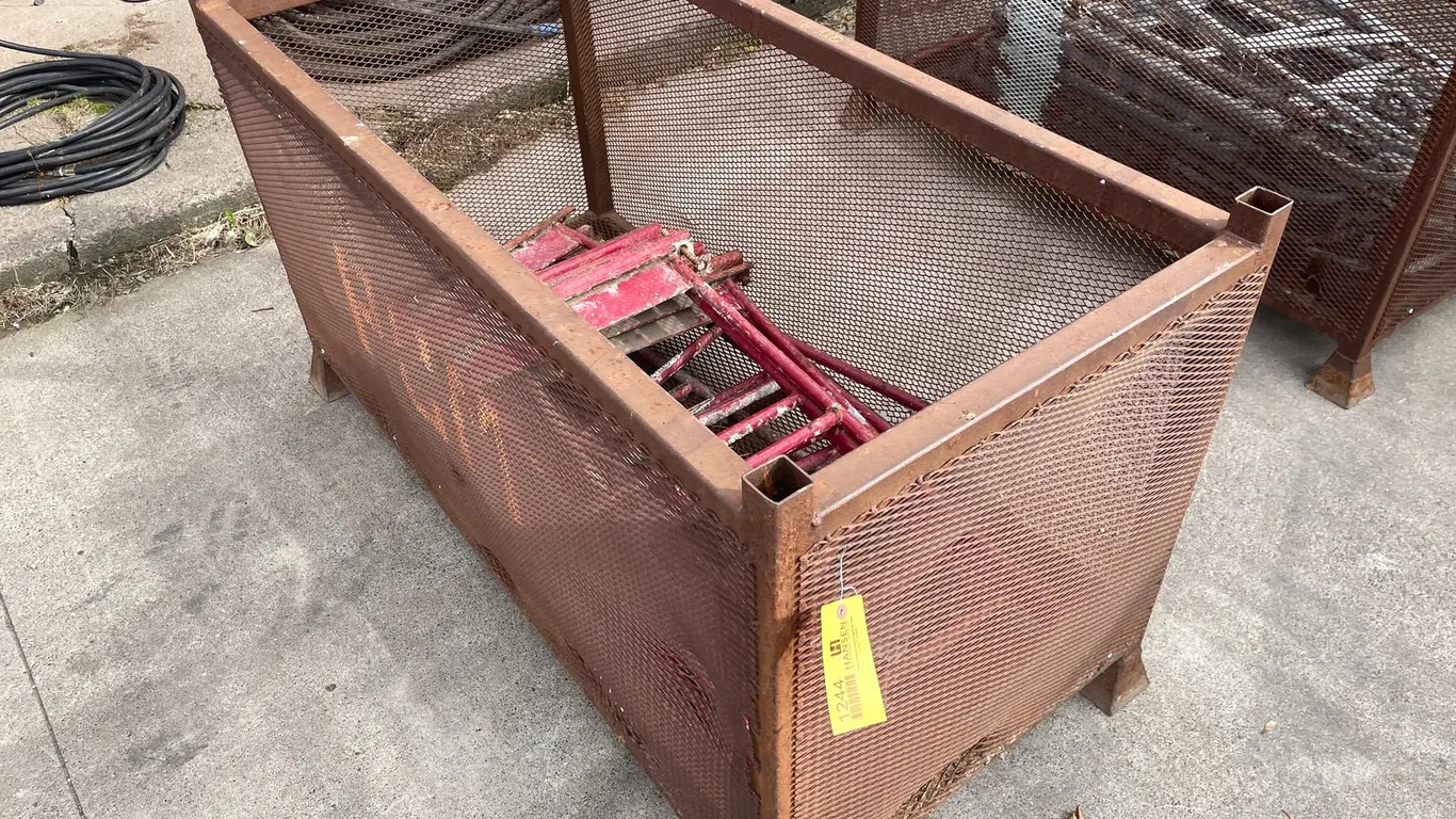 (9) Mason Trestles in Crate