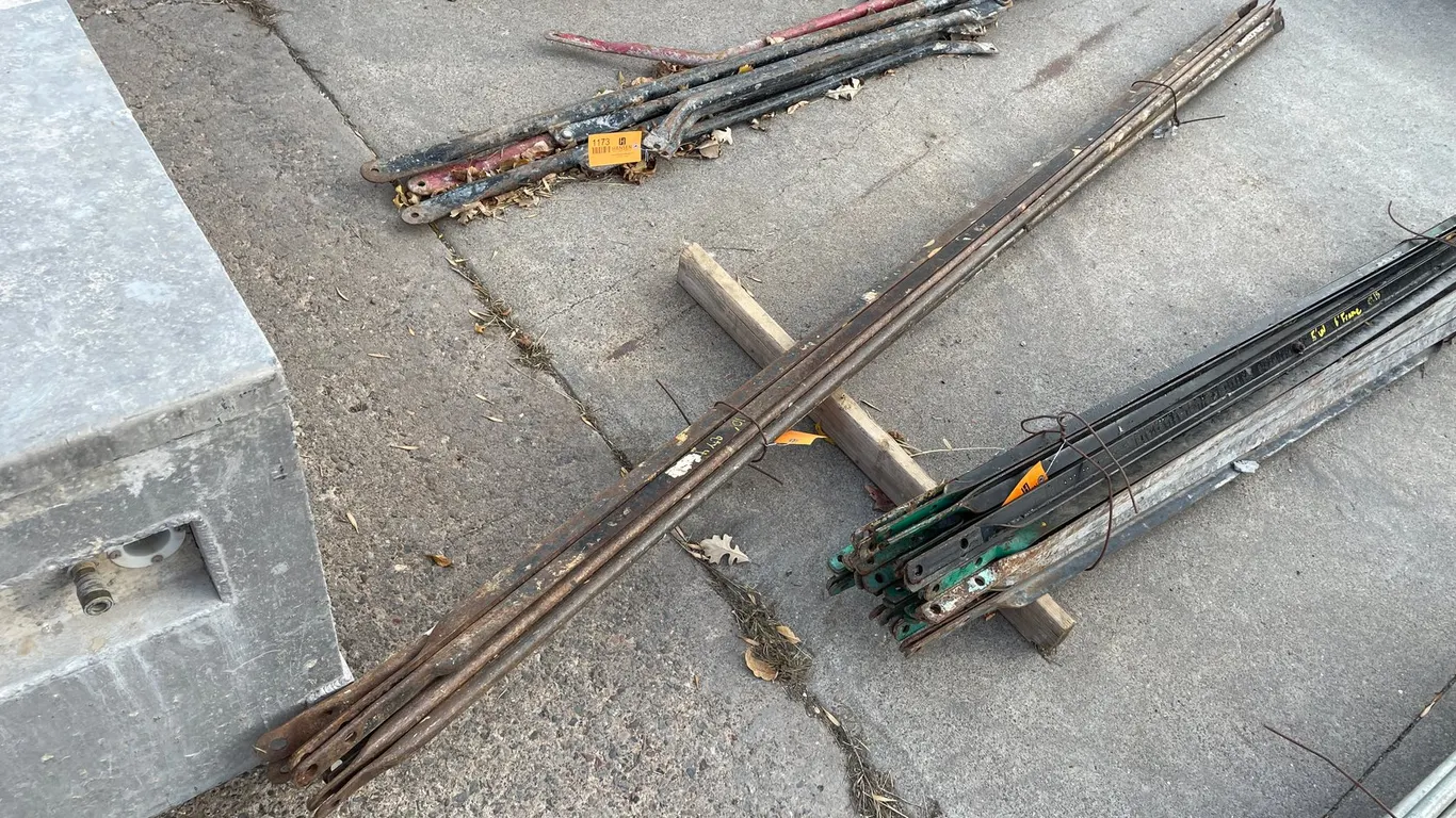 (4) Scaffolding Cross Braces