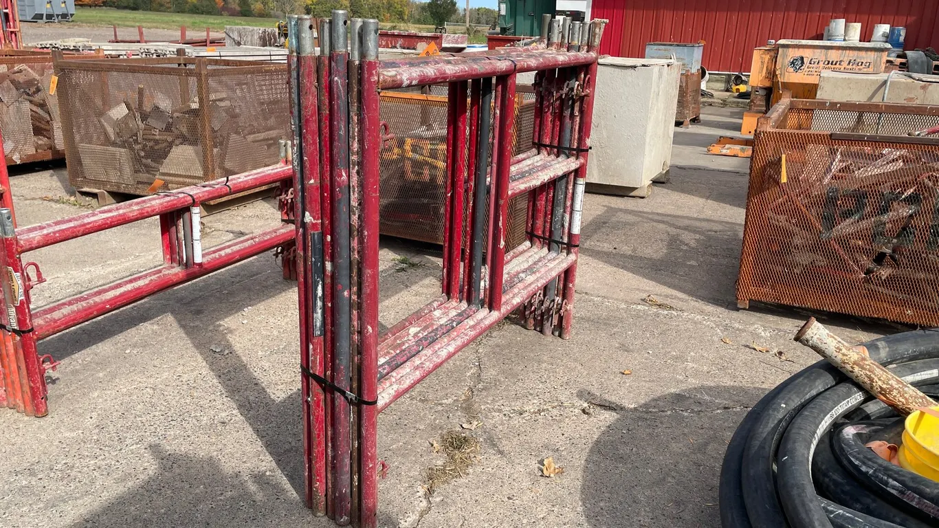 (6) Scaffolding Uprights
