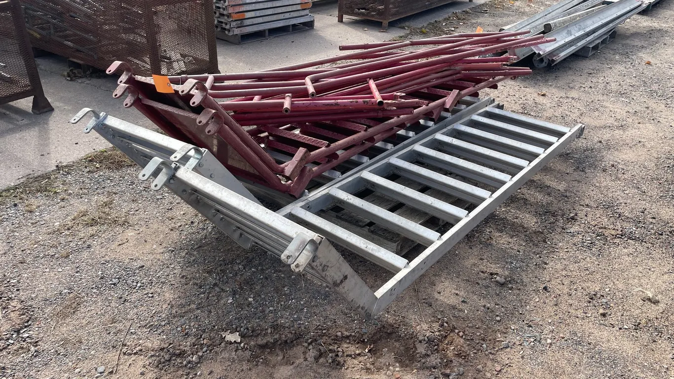 (4) Scaffolding Staircase Sections