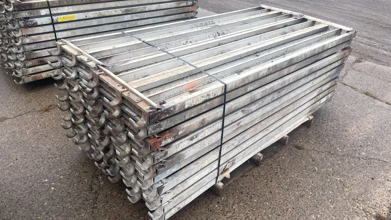 (20) Aluminum Scaffolding Planks