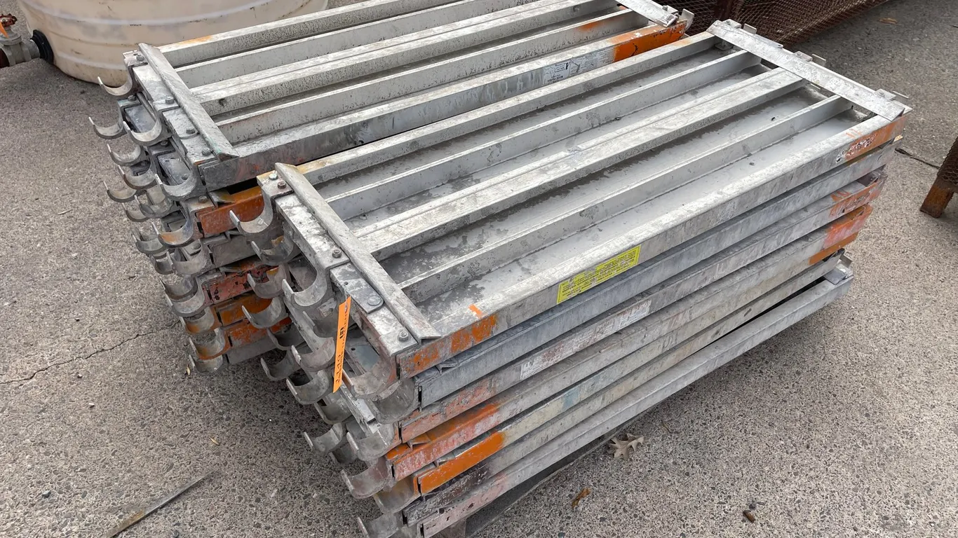 (14) Scaffolding Planks