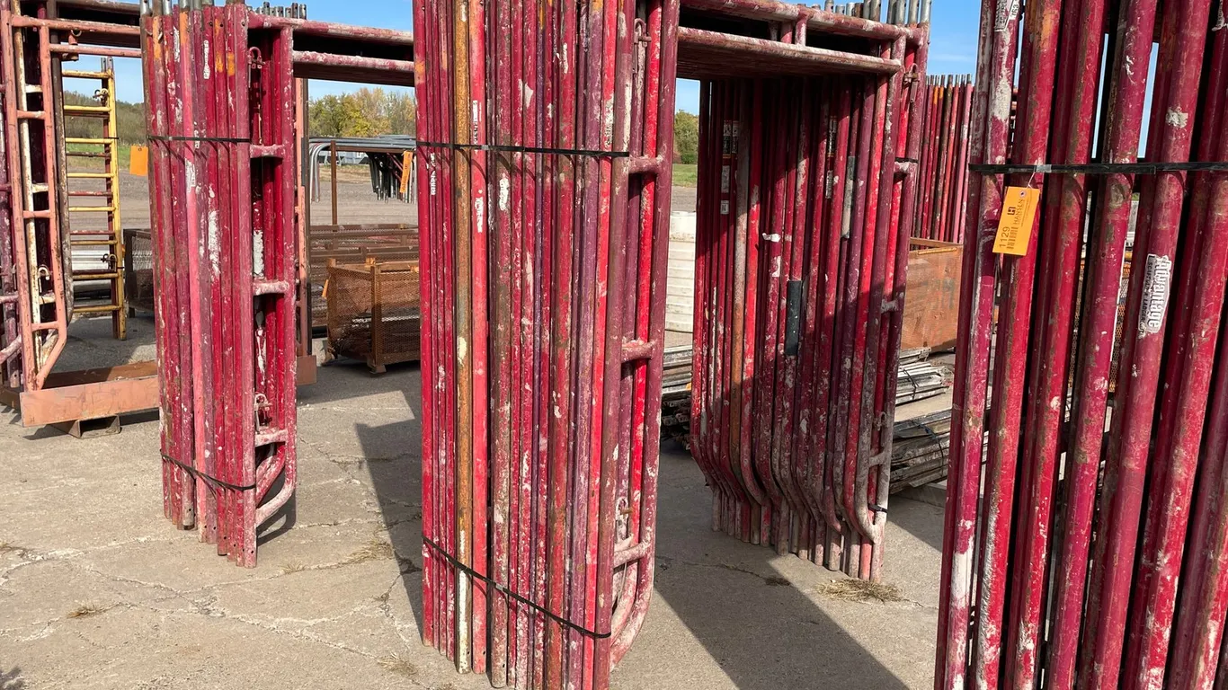 (20) Waco Style Walk Through Scaffolding Uprights