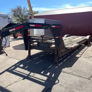 1990 Gooseneck Trailer (No Title) (Sells Parts Only)