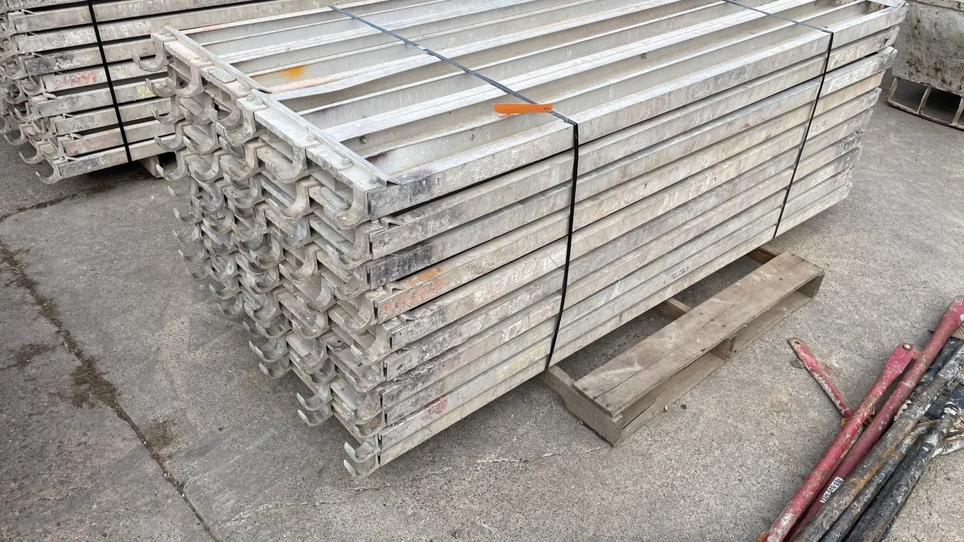 (20) Heavy Duty Aluminum Scaffolding Planks