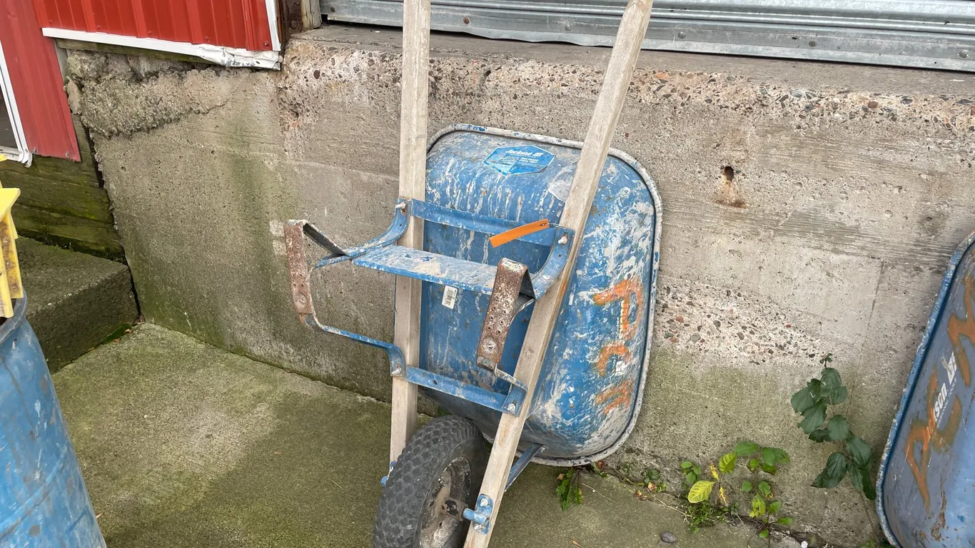 Jackson Concrete Wheelbarrow