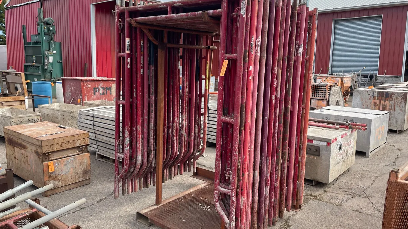 (29) Waco Walk Through Scaffolding Uprights on Rack