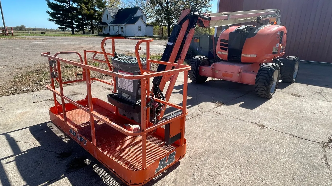2014 JLG 600 AJ Man Lift
