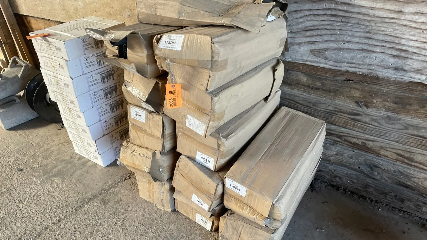 (13) Boxes of Wind Clips