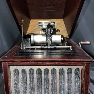 Thomas Edison Amberola Cylinder Phonograph Model 30, Serial SM29203, Wood Case