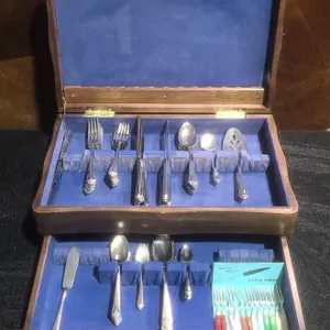 Rogers & Bro. IS Reinforced Plate Silverware Set in Wooden Chest, Extra Little Forks