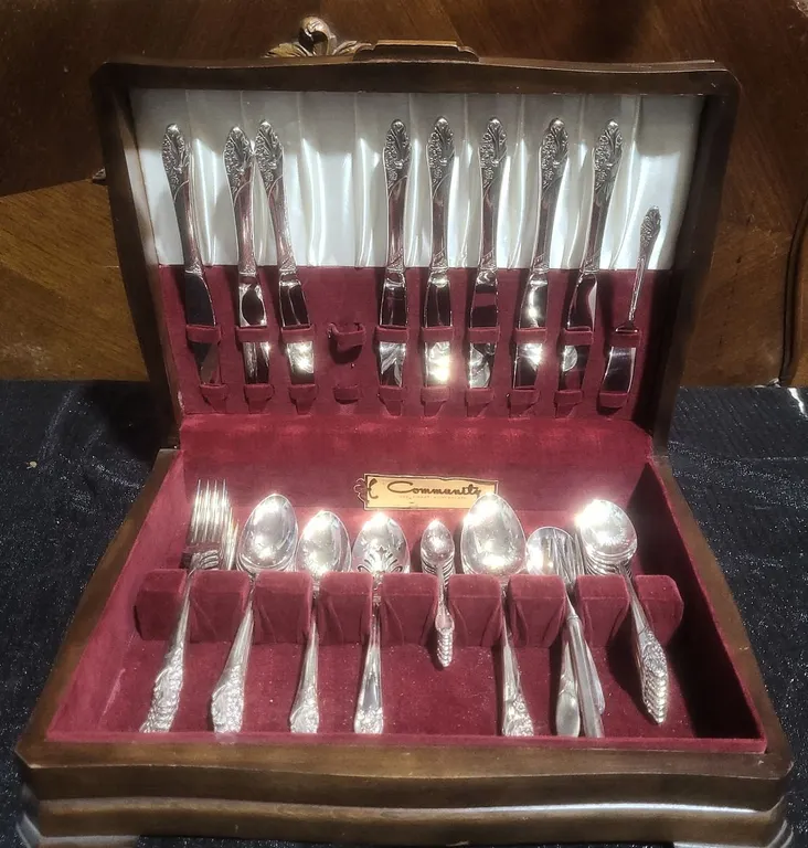 Community Silverplate Flatware Set in Wood Case, Floral Pattern, Anti-Tarnish