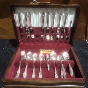 Community Silverplate Flatware Set in Wood Case, Floral Pattern, Anti-Tarnish