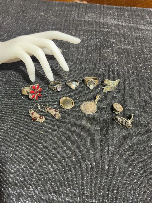 Sterling Silver Jewellery Lot: Rings, Earrings, Mexican Pendant, Assorted Stones