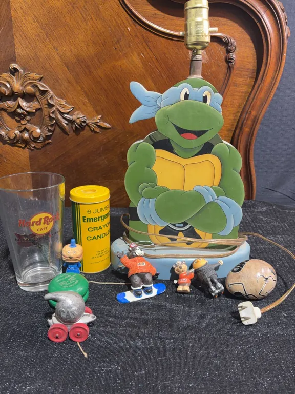 Collectibles: TMNT Lamp, Hard Rock Cafe Glass, Toys & Emergency Crayon Candles