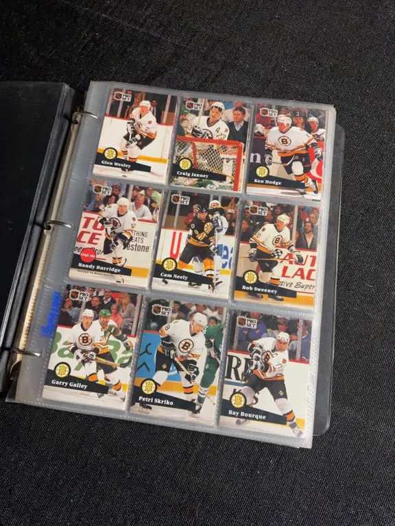1991-92 Pro Set NHL Hockey Card Binder Set With Stars Like Gretzky, Bourque, Roy