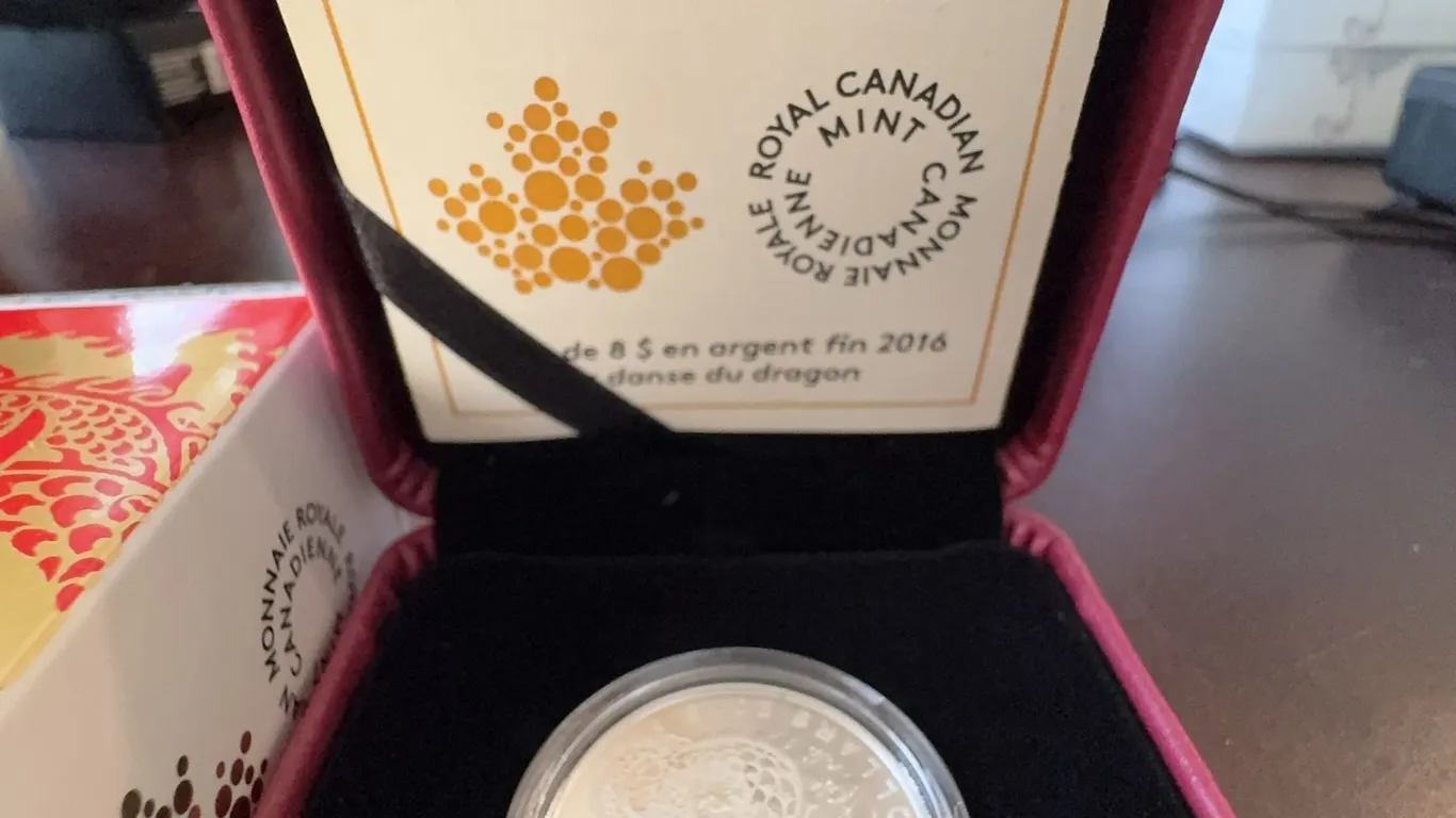 2016 Royal Canadian Mint $8 Fine Silver Coin Dragon Dance 27mm 7.96g