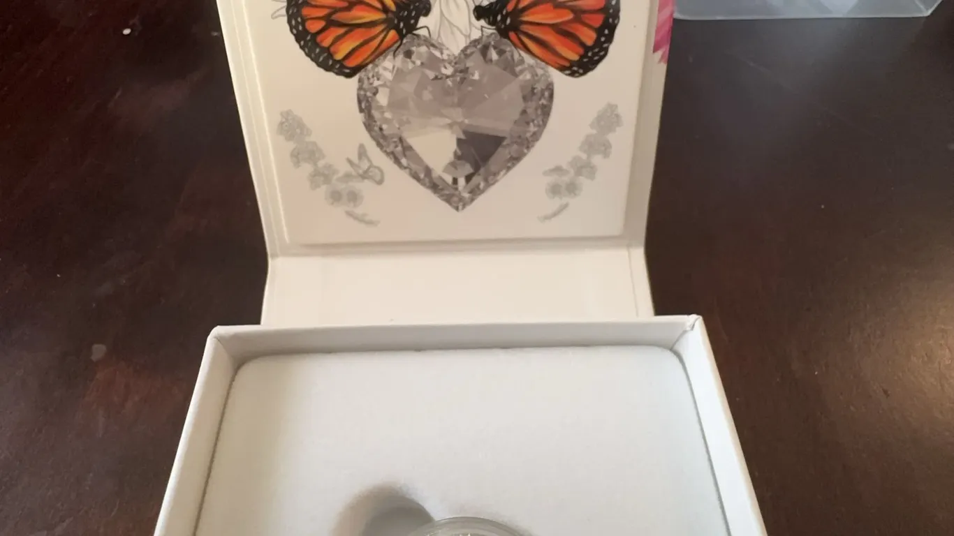 2017 Canada $3 Fine Silver Coin Monarch Butterflies Swarovski Crystal 27mm